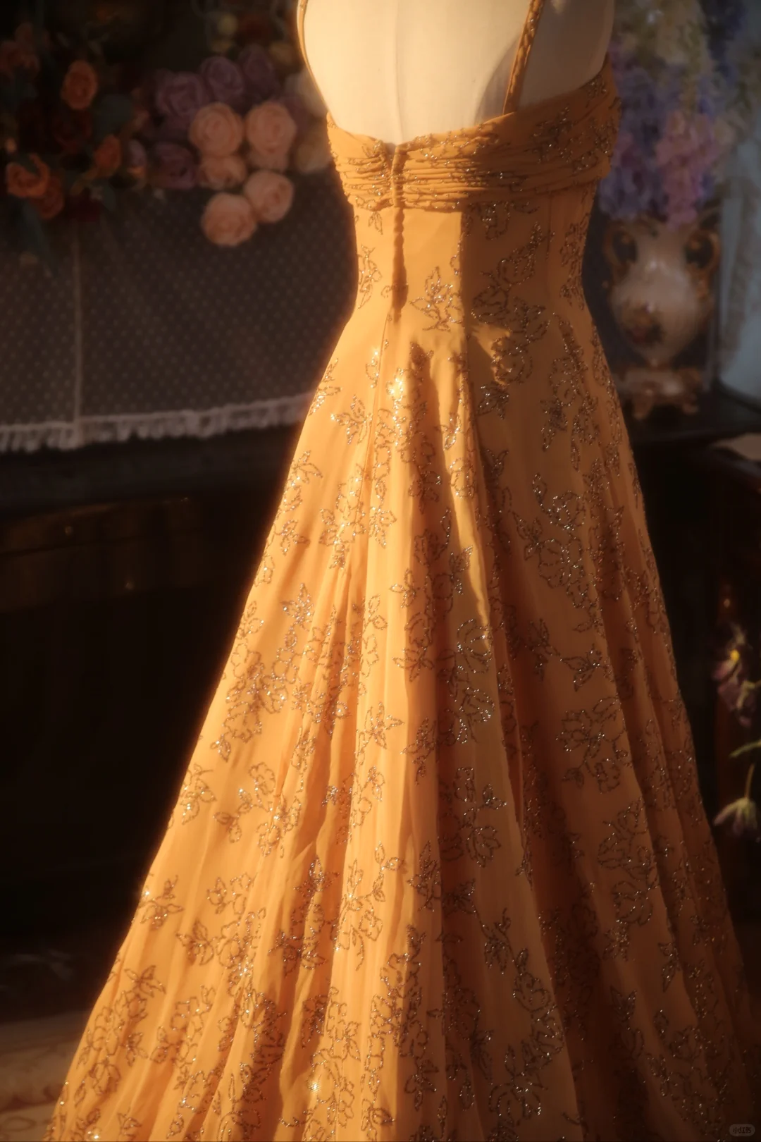 Vestido largo elegante de satén con tirantes finos, corte A y cuentas, para fiesta de graduación o de noche (GG2882)