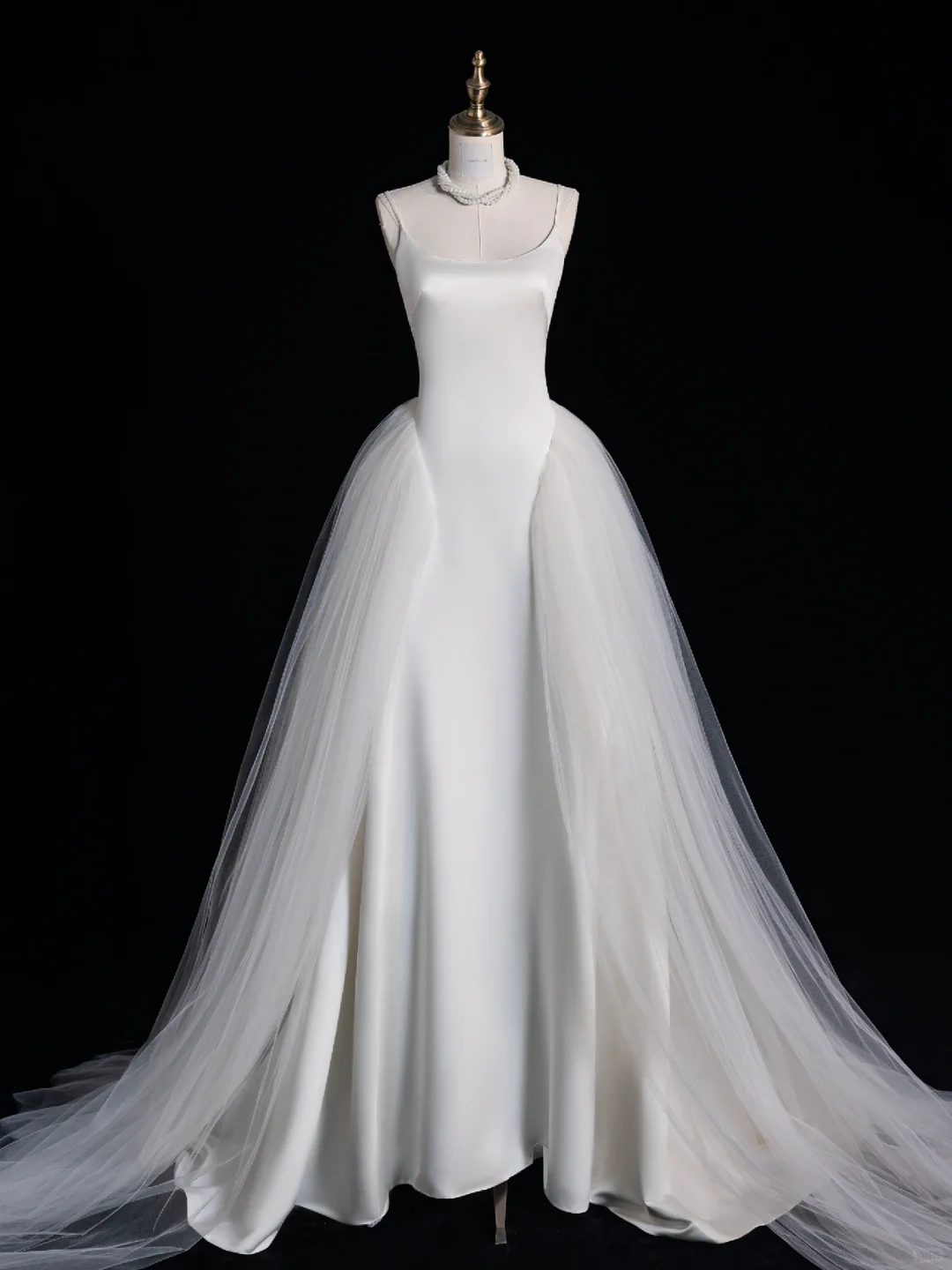 Vestido largo de satén blanco con tirantes finos, corte A, para fiesta de graduación o de noche (GG2892)
