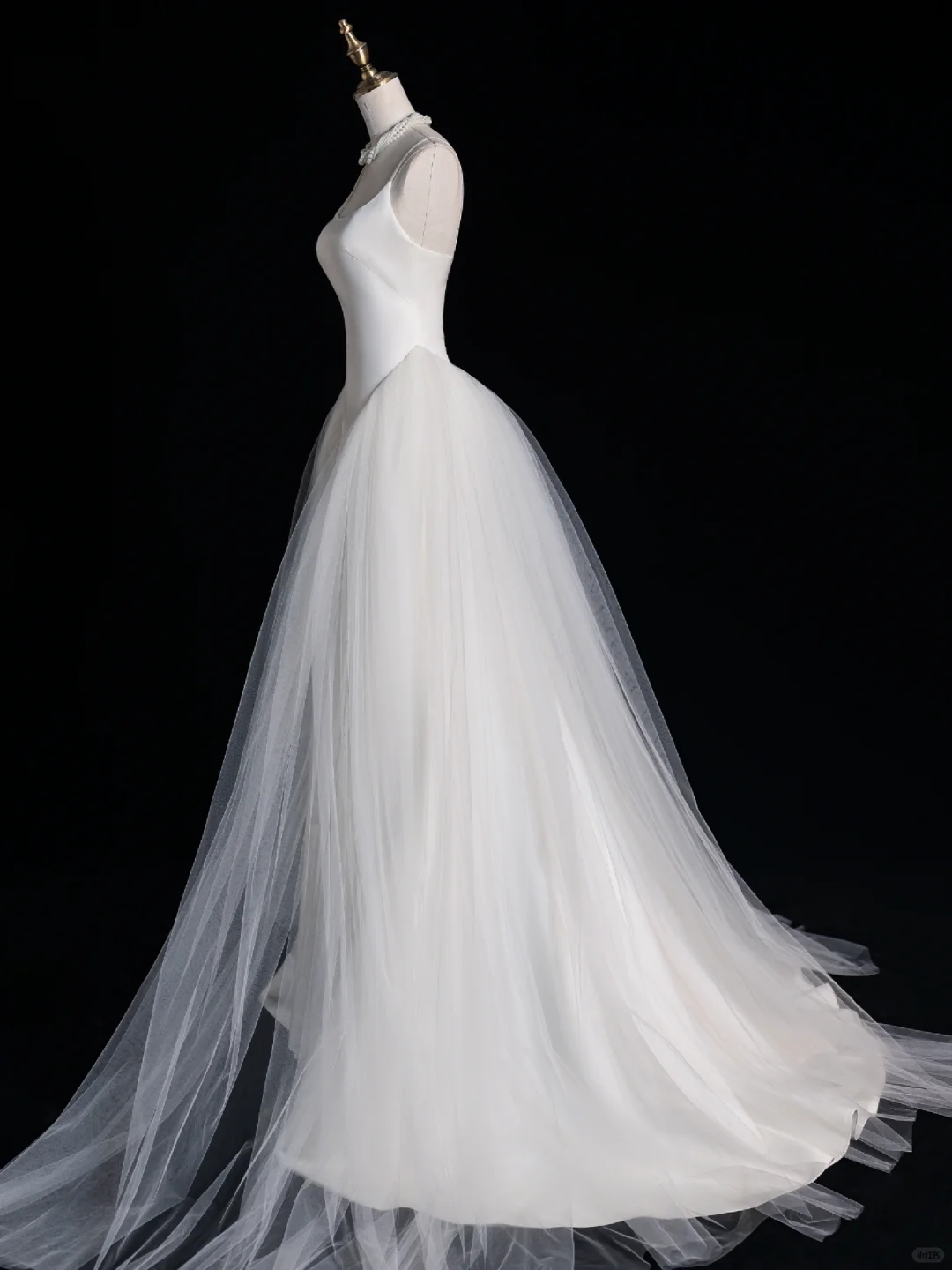Vestido largo de satén blanco con tirantes finos, corte A, para fiesta de graduación o de noche (GG2892)