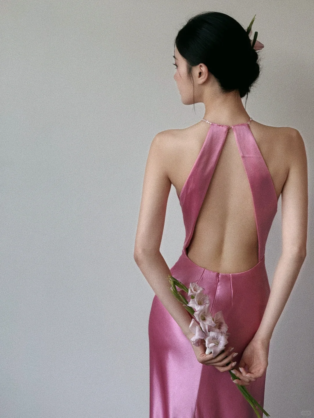 Vestido de fiesta, de noche y de graduación, de satén de seda rosa, con escote halter y corte sirena, GG3037