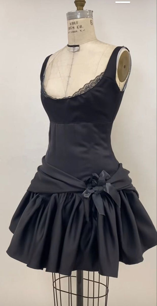 Vestido de fiesta corto de satén con encaje y cuello bajo, corte A, color negro, único, para regreso a casa y cumpleaños, GG3215