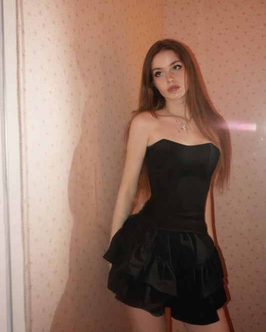 Vestido de fiesta corto de satén negro sin tirantes, corte A, para regreso a casa y cumpleaños GG3303