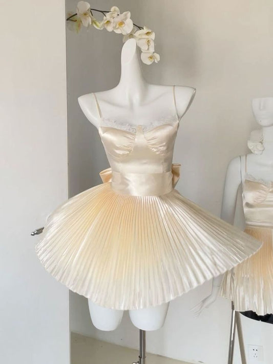 Vestido corto de fiesta, de fiesta, de regreso a casa y de cumpleaños, con tirantes finos, color champán claro, espalda de satén y lazo, GG3331