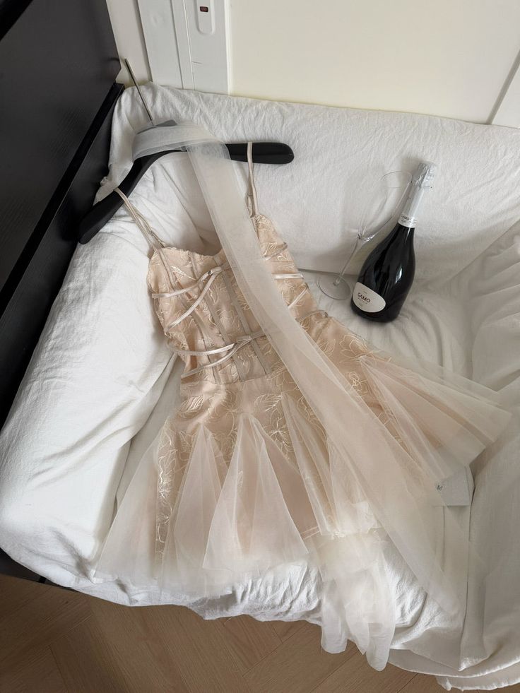 Vestido corto elegante de tul satinado con escote en A y tirantes finos, para fiesta de bienvenida y cumpleaños, GG3335