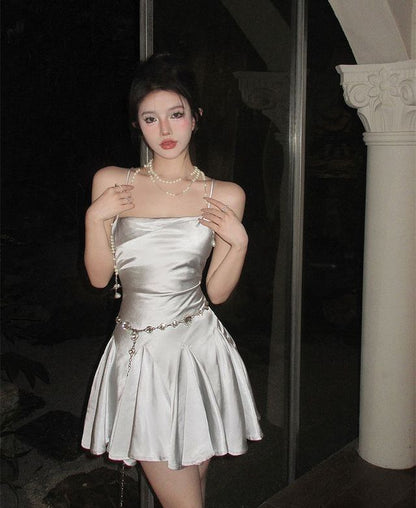 Elegante vestido de fiesta corto de satén con tirantes finos, corte A, para regreso a casa y cumpleaños GG3363