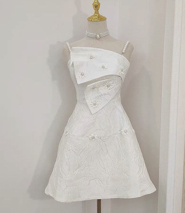 Elegante vestido de fiesta corto de satén con tirantes finos y apliques, vestido de fiesta, vestido de cumpleaños GG3491