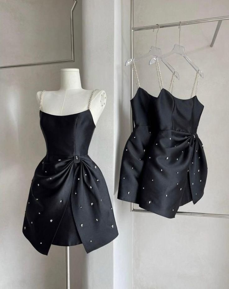 Vestido corto de satén con cuentas y tirantes finos, corte A, color negro, para fiesta de bienvenida y cumpleaños, GG3493