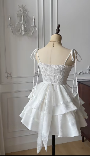 Vestido de fiesta corto de satén con tirantes finos, corte A, color blanco, con capas, para fiesta de bienvenida, para cumpleaños de verano, GG3744