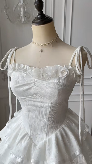 Vestido de fiesta corto de satén con tirantes finos, corte A, color blanco, con capas, para fiesta de bienvenida, para cumpleaños de verano, GG3744