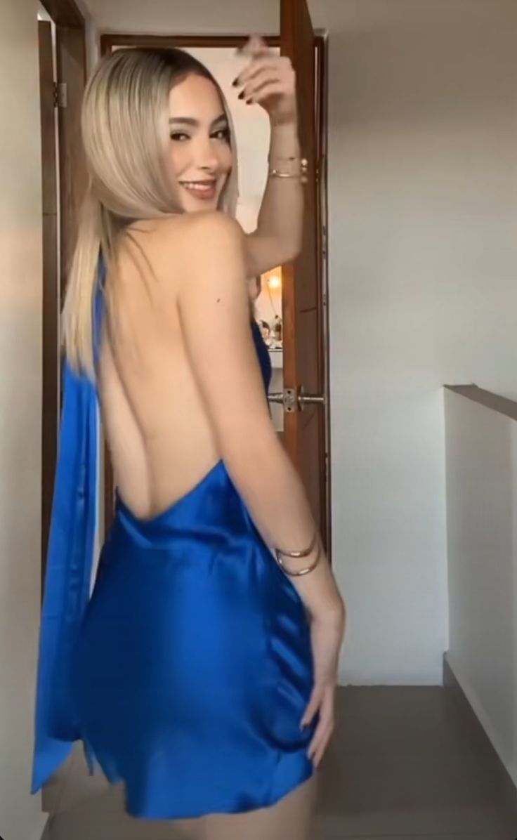 Vestido de fiesta corto de satén azul oscuro, sexy, con escote halter y espalda descubierta, corte A, para celebrar 22 cumpleaños en verano, GG3835