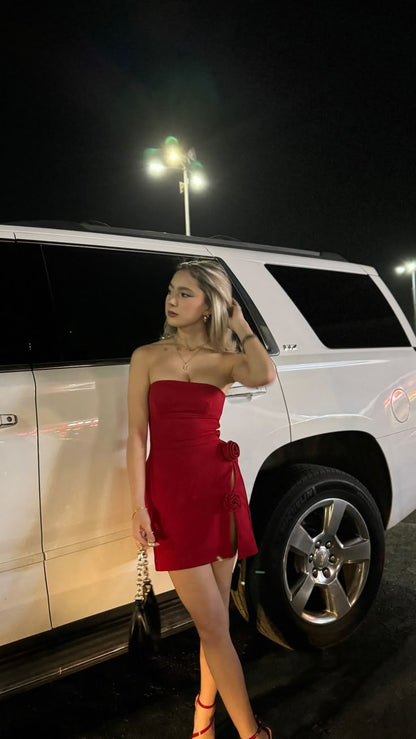 Vestido corto elegante de sirena burdeos sin tirantes y satén con flores para la fiesta de bienvenida, vestido de verano para 21 cumpleaños GG3913
