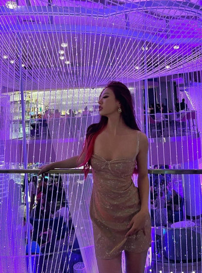 Vestido corto de satén con lentejuelas y tirantes finos, corte A y purpurina para fiesta de bienvenida, para cumpleaños número 19, GG3920