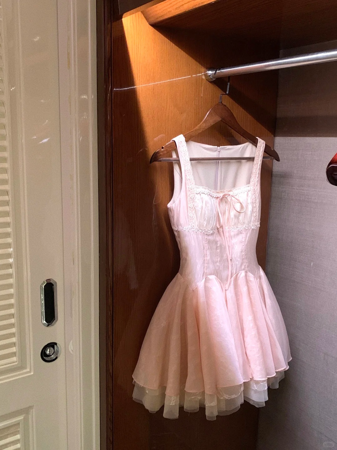 Vestido corto de satén rosa con corte en A y corte cuadrado para fiesta de bienvenida, ideal para cumpleaños número 16, GG3938