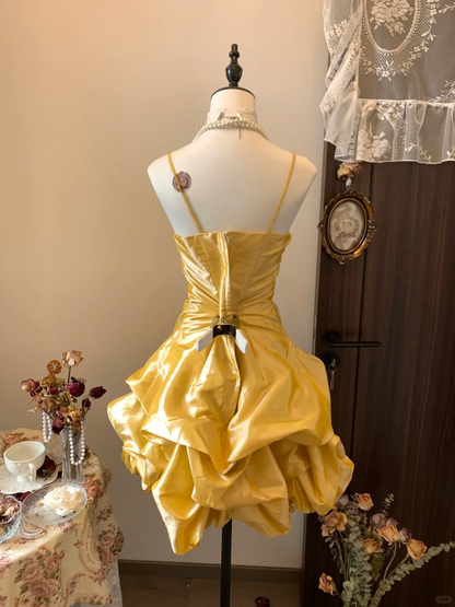 Vestido corto amarillo de satén con tirantes finos, corte A y lazo para fiesta de bienvenida, para cumpleaños número 18, GG3940