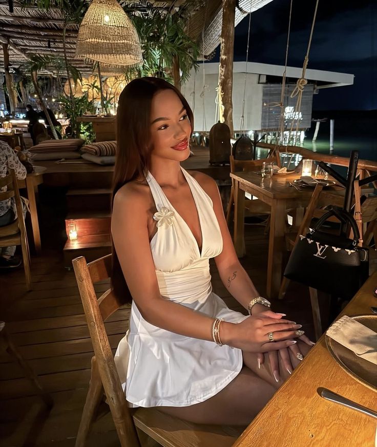 Vestido corto de satén blanco con cuello halter y corte A para fiesta de bienvenida, ideal para cumpleaños número 19, GG3950