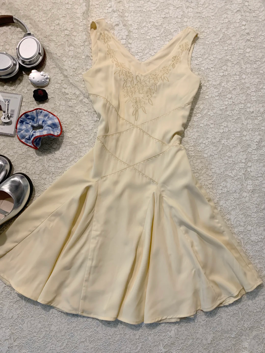 Elegante vestido corto de satén con escote en V y bordado para fiesta de bienvenida, vestido de verano para 18 cumpleaños GG4075