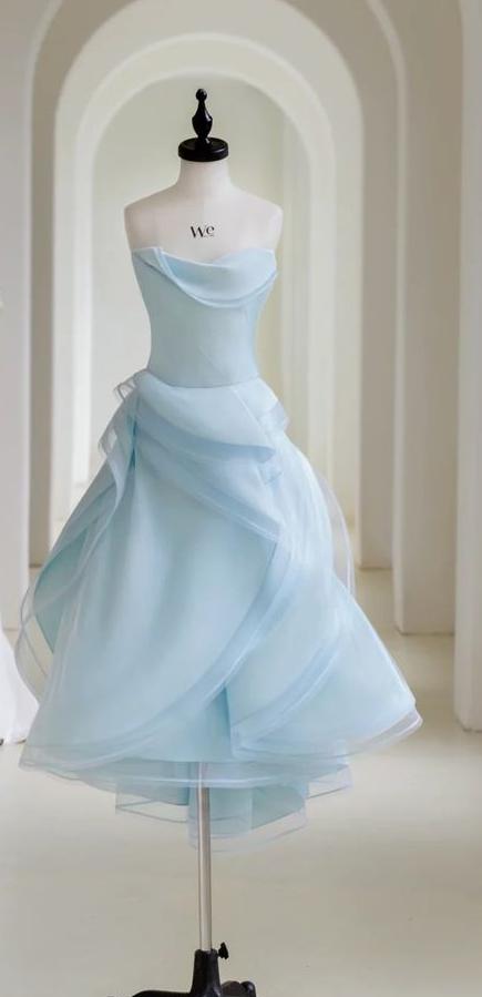 Vestido de fiesta corto elegante de tul ondulado azul claro sin tirantes, corte A, para regreso a casa y noche GG462