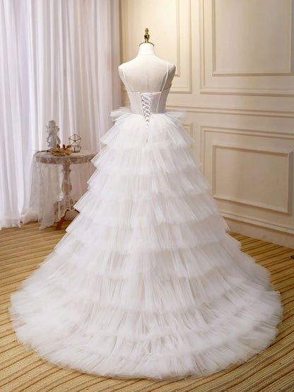 Vestido de fiesta largo de tul multicapa con tirantes finos, diseño floral y cuentas, ideal para bodas y noches GG580