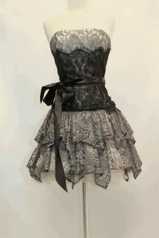 Vestido de fiesta corto sexy de corte A sin tirantes, de encaje y cinturón negro, vestido de regreso a casa o de noche GG659