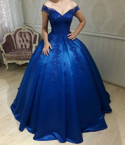 Vestidos de quinceañera de satén azul real con escote en V y hombros descubiertos