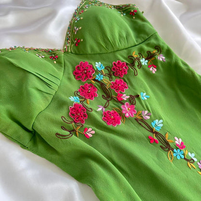 Grass Green Exquisite Floral Embroidery Spring Fairy Retro Fashion Spaghetti Strap Midi satin Ball Gown Evening Dress Birthday Party Dress Prom Dress gh3647
