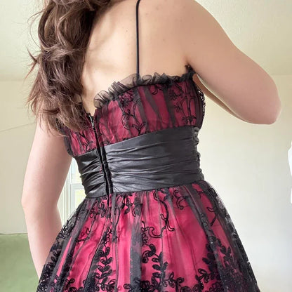 Vestido de fiesta de satén de gasa con apliques de lentejuelas y tirantes finos color burdeos, estilo retro, TP4092