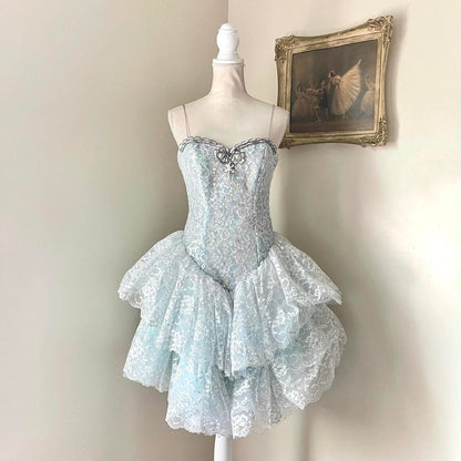 Charming Light Blue Sequined Design Elegant Mesh Spaghetti Strap Homecoming Dress TP3510