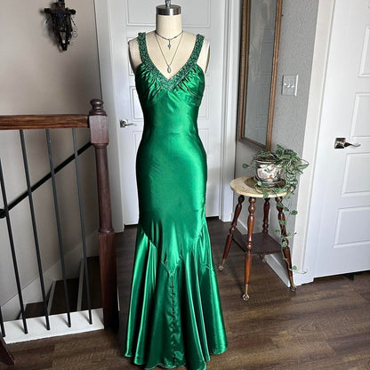 Green Shiny Vintage Fashion Sexy V-neck Rhinestone Bodycon Long Satin Backless Formal Prom Dress Evening Dress Party Dress gh3688