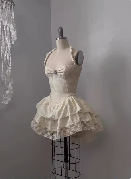 Vestido de fiesta vintage beige con escote en forma de A y apliques de corazón, elegante, con capas, para regreso a casa, TP4139