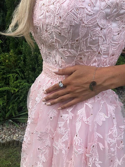 Vestido de fiesta rosa de tul con corte A, sin tirantes y apliques de encaje 