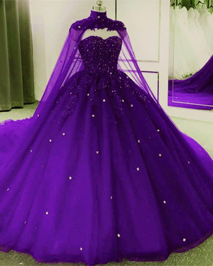 Vestidos de quinceañera con capa y tul