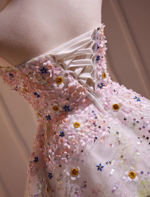 Vestido de fiesta sin mangas con encantador diseño de lentejuelas y bordado floral TP3471