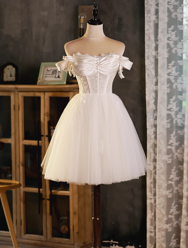 Charming Champagne Lace-edg Design Mesh Corest Strapless Homecoming Dress TP3475