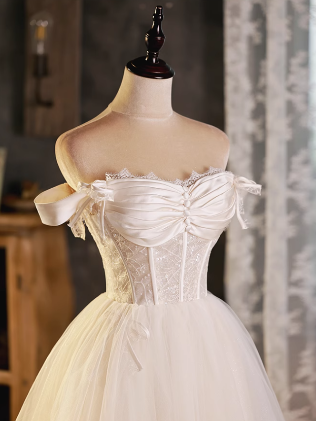 Charming Champagne Lace-edg Design Mesh Corest Strapless Homecoming Dress TP3475