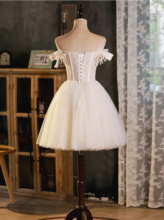 Charming Champagne Lace-edg Design Mesh Corest Strapless Homecoming Dress TP3475