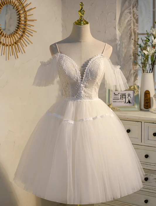 Vintage White Lace Design Elegant Mesh Off-the-shoulder Sleeves Spaghetti Strap Homecoming Dress TP3489