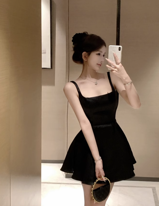 Fashion White Satin Irregular Ruffled Hem Design A-line Halter Homecoming Dress TP3691