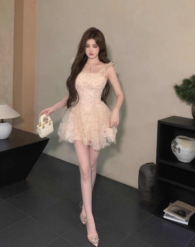 New Style Champagne Appliqued Floral Design A-line Spaghetti Strap Homecoming Dress TP3702
