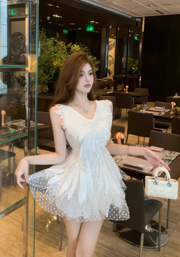 New Style White Tulle V-neck Design A-line Sleeevless Homecoming Dress TP3705