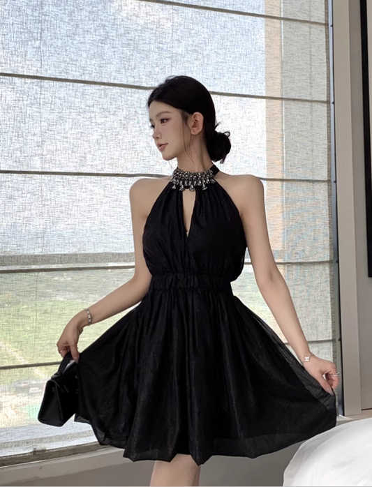 Simple Fashion Black Beading V-neck Design A-line Halter Homecoming Dress TP3719