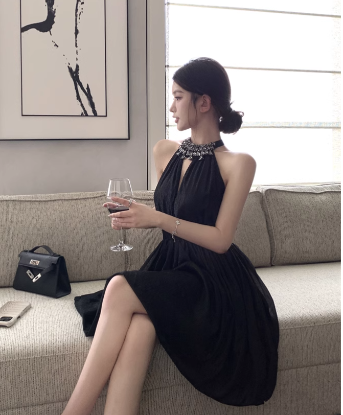 Vestido de fiesta sencillo, de moda, con escote en V y cuentas negras, corte A, estilo halter, TP3719