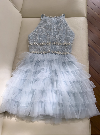 Vestido de fiesta corto de tul azul claro con cuentas y corte en A, con capas, TP3928