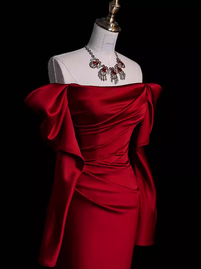Vestidos de fiesta elegantes de satén burdeos largos con hombros descubiertos y corte sirena