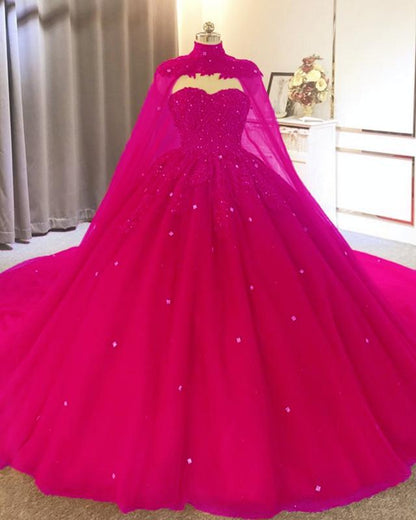 Vestidos de quinceañera con capa y tul