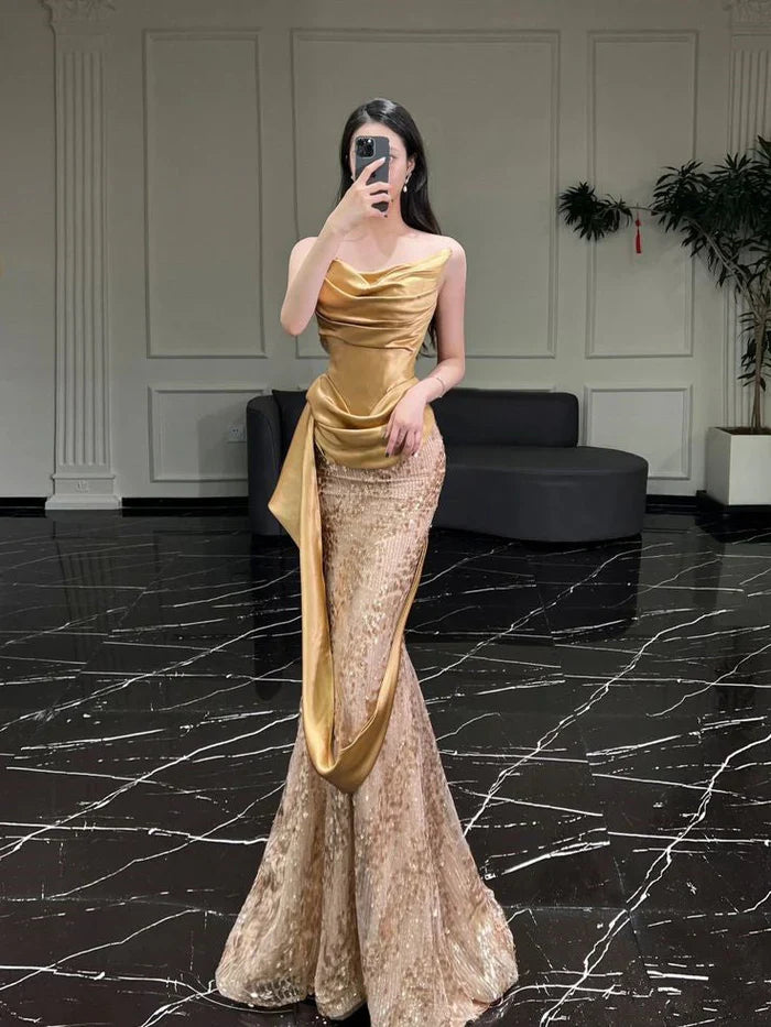 Hermoso vestido de fiesta de sirena sin tirantes con cuello vuelto dorado brillante TP4345