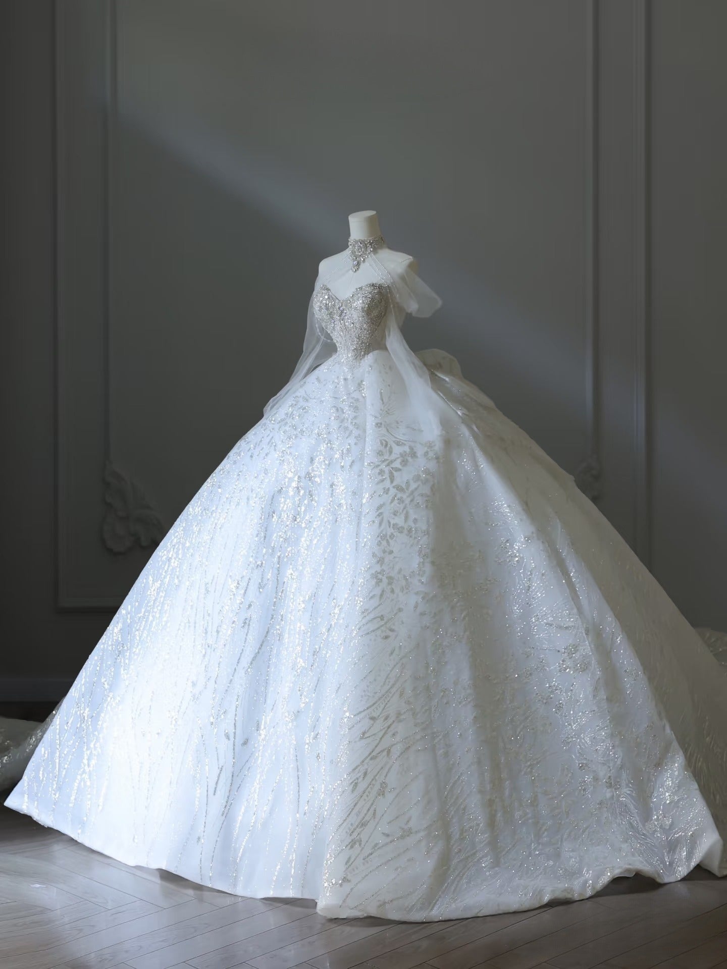 Timeless Ball Gown Sweetheart Neckline Sequin Long Sleeves Wedding Dress Bridal Dresses SD2488