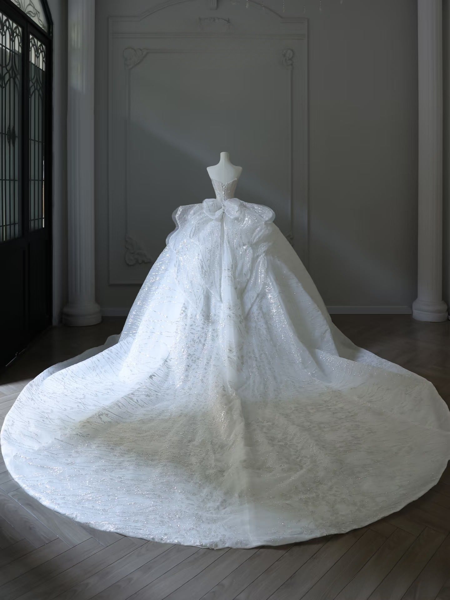 Timeless Ball Gown Sweetheart Neckline Sequin Sleeveless Wedding Dress Bridal Dresses SD2502