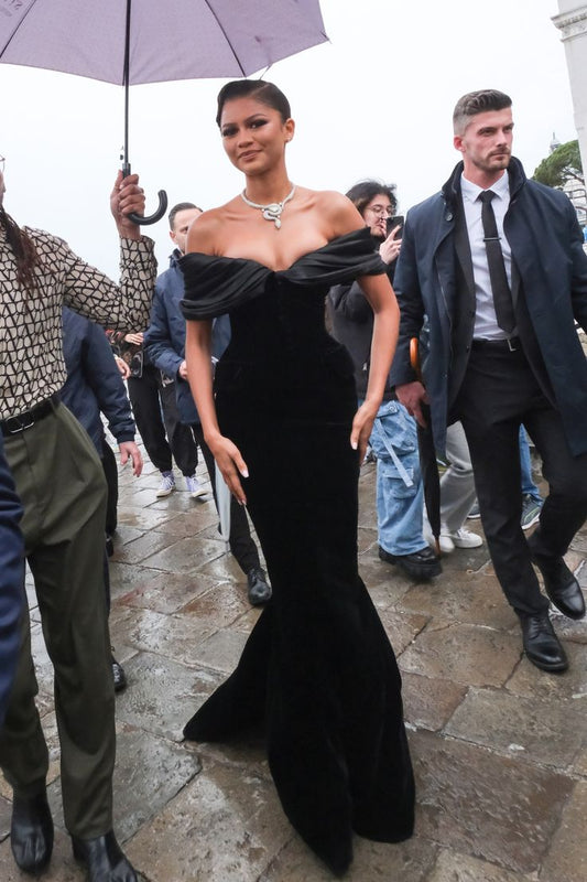 Hermoso vestido de fiesta largo de satén negro con hombros descubiertos y corte sirena, vestido de graduación para niña negra D2552