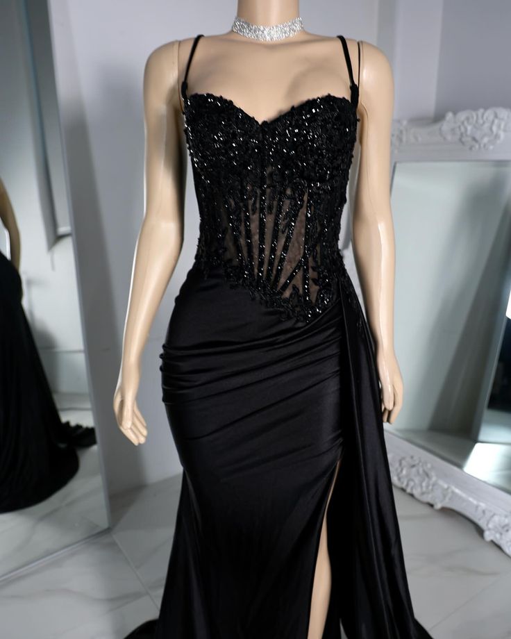Hermoso vestido de fiesta de satén negro con tirantes de sirena y abertura para cumpleaños número 23, ideal para mujer, D2587