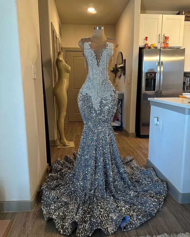 Sexy Mermaid Scoop Silver Beads Sequin Long Birthday Dress Birthday Outfits Graduation Dresses D2623